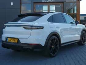 Porsche Cayenne (2022) thumbnail 9