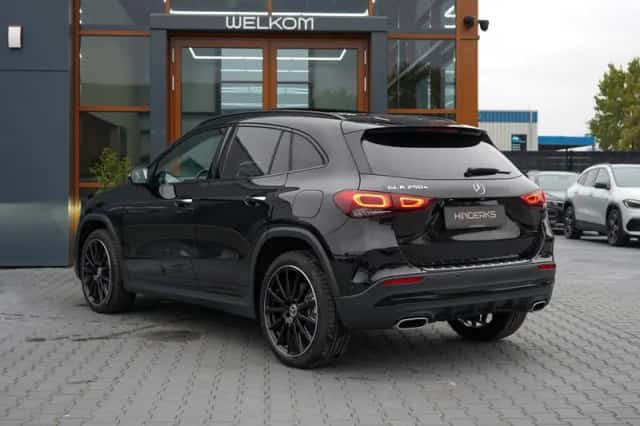 Mercedes-Benz GLA (2022) thumbnail 3
