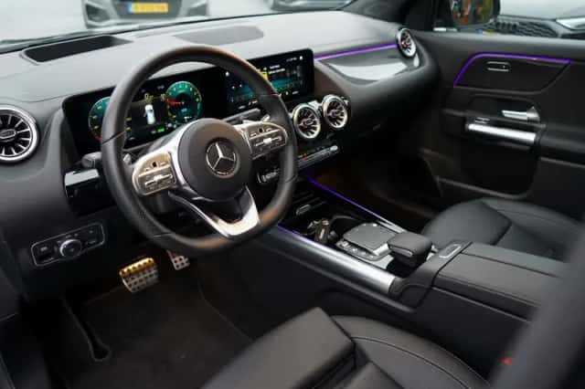 Mercedes-Benz GLA (2022) thumbnail 4