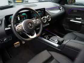 Mercedes-Benz GLA (2022) thumbnail 4