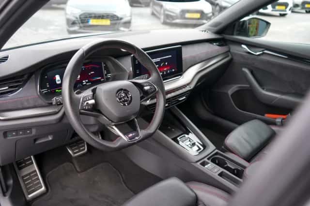 Škoda Octavia (2021) thumbnail 3