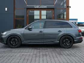 Audi Q7 (2021) thumbnail 2