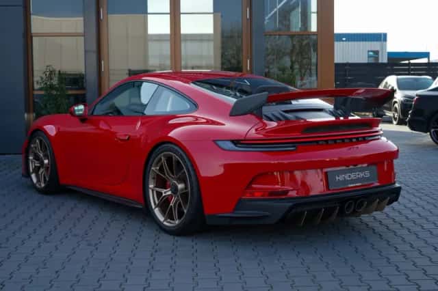 Porsche 911 (2021) thumbnail 3
