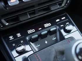 Porsche 911 (2021) thumbnail 36