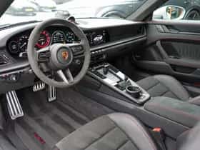 Porsche 911 (2022) thumbnail 4