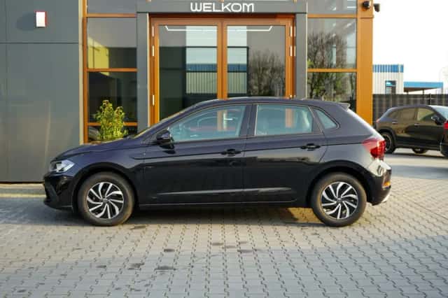 Volkswagen Polo (2022) thumbnail 2