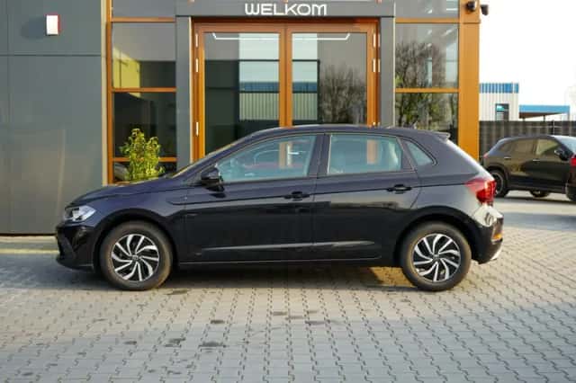 Volkswagen Polo (2022) thumbnail 2