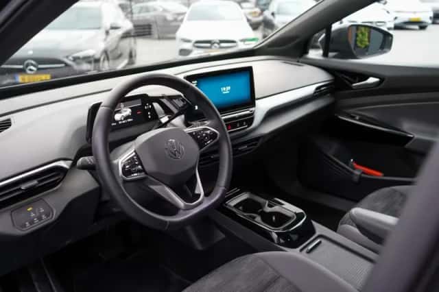 Volkswagen ID.4 (2021) thumbnail 5