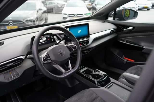 Volkswagen ID.4 (2021) thumbnail 5