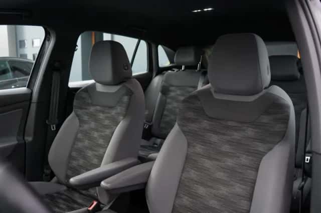 Volkswagen ID.4 (2021) thumbnail 6