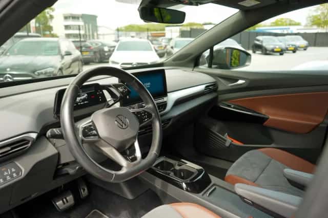 Volkswagen ID.4 (2021) thumbnail 5