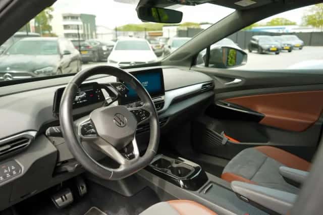 Volkswagen ID.4 (2021) thumbnail 5