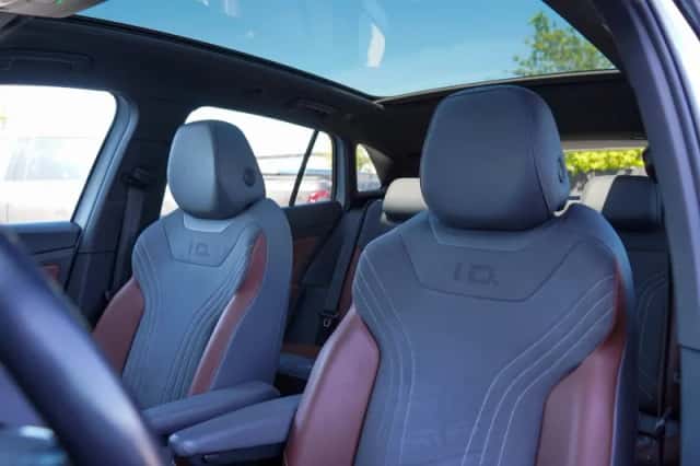 Volkswagen ID.4 (2020) thumbnail 6