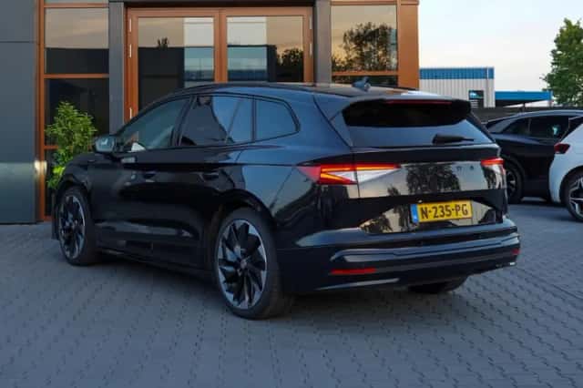 Škoda Enyaq (2021) thumbnail 3