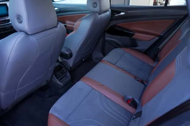 Volkswagen ID.4 (2020) thumbnail 6