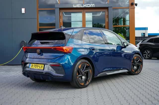 CUPRA Born (2021) thumbnail 2