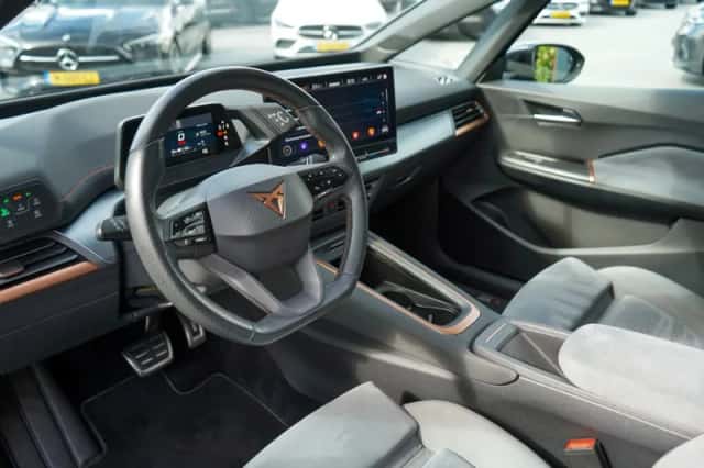 CUPRA Born (2021) thumbnail 4