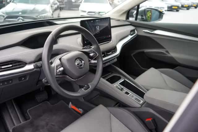 Škoda Enyaq (2023) thumbnail 4