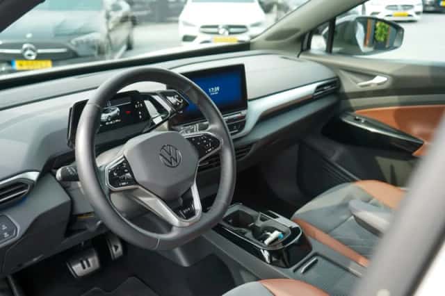 Volkswagen ID.4 (2020) thumbnail 4