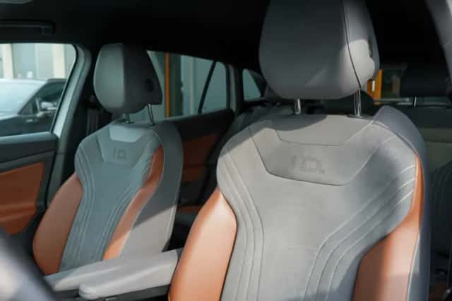 Volkswagen ID.4 (2020) thumbnail 5