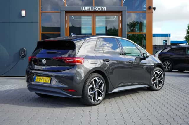 Volkswagen ID.3 (2020) thumbnail 2