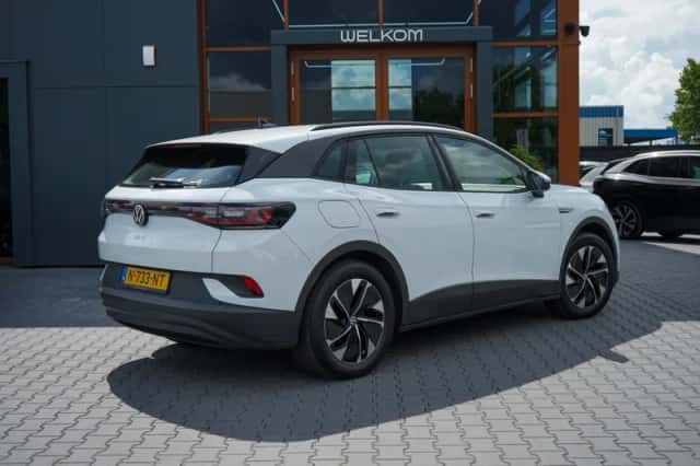 Volkswagen ID.4 (2021) thumbnail 2