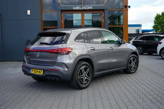 Mercedes-Benz EQA (2022) thumbnail 2