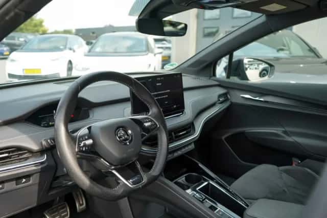 Škoda Enyaq (2021) thumbnail 4