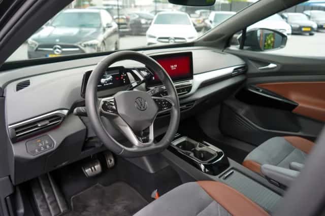Volkswagen ID.4 (2020) thumbnail 4