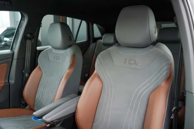 Volkswagen ID.4 (2020) thumbnail 5