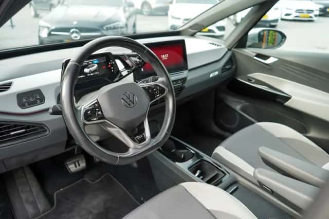 Volkswagen ID.3 (2020) thumbnail 5