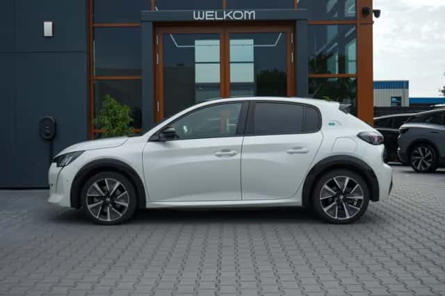 Peugeot e-208 (2022) thumbnail 2