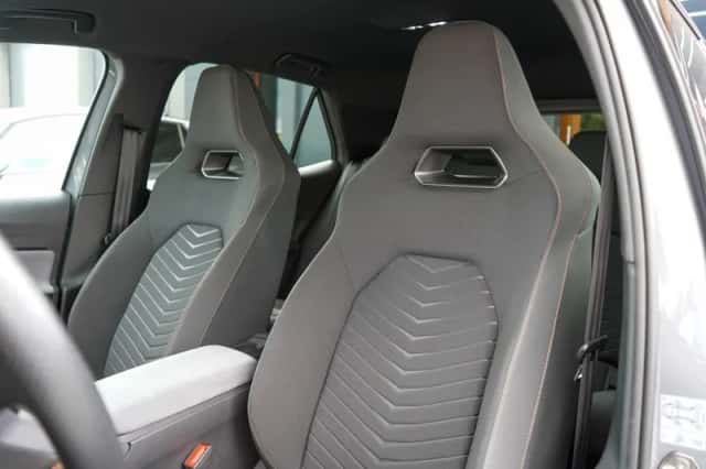 CUPRA Born (2022) thumbnail 6