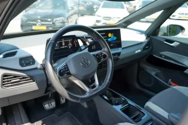 Volkswagen ID.3 (2020) thumbnail 5