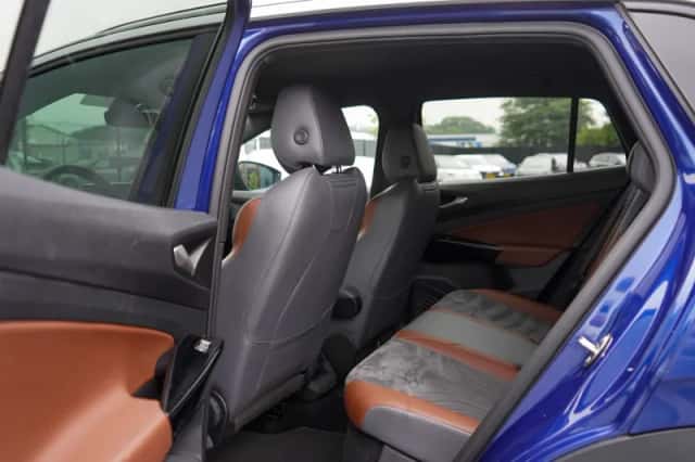 Volkswagen ID.4 (2020) thumbnail 6