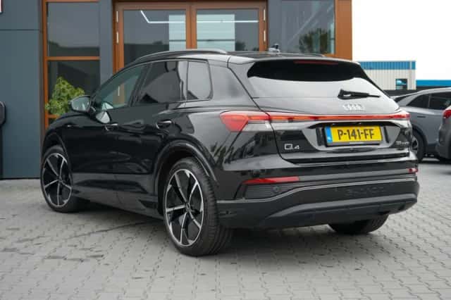 Audi Q4 e-tron (2022) thumbnail 3