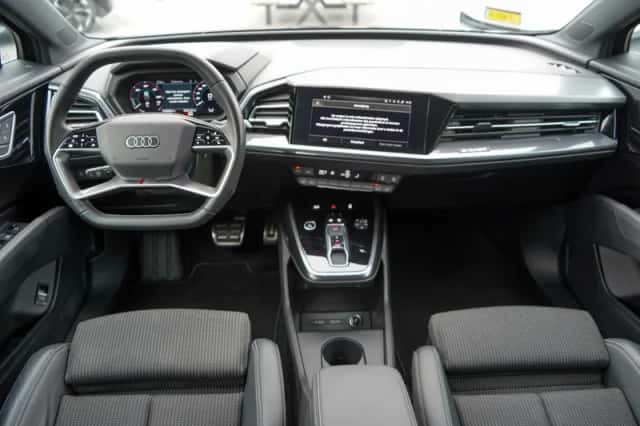 Audi Q4 e-tron (2022) thumbnail 5