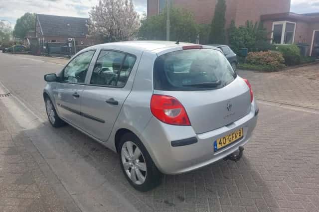 Renault Clio (2008) thumbnail 4