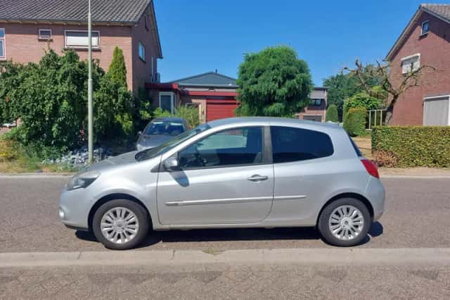 Renault Clio (2010) thumbnail 6