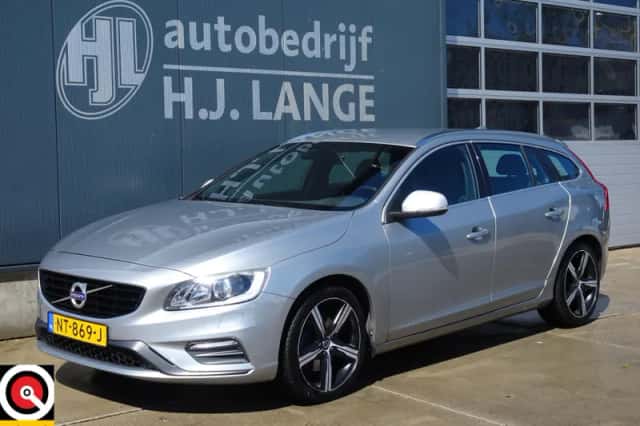 Volvo V60 (2017) thumbnail 2