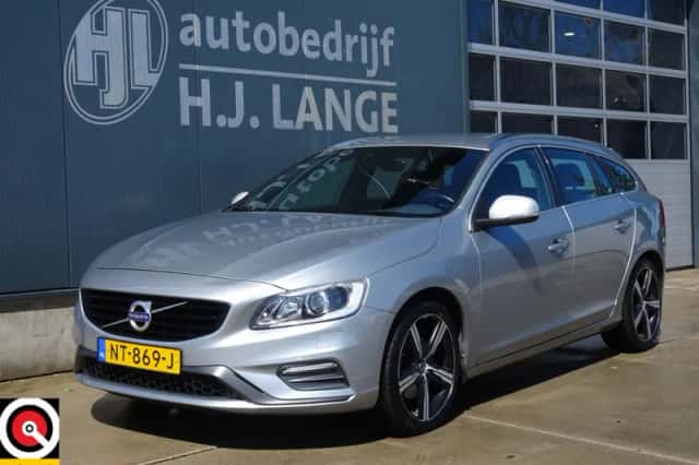 Volvo V60 (2017) thumbnail 3