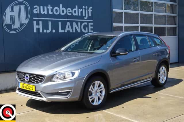 Volvo V60 (2016) thumbnail 2