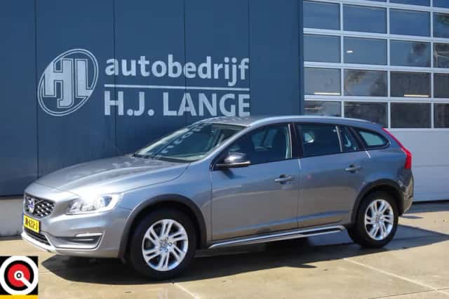 Volvo V60 (2016) thumbnail 4