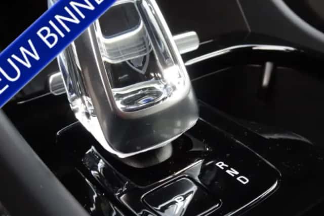 Volvo V60 (2023) thumbnail 1