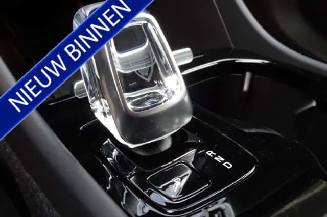 Volvo V60 (2023) thumbnail 2