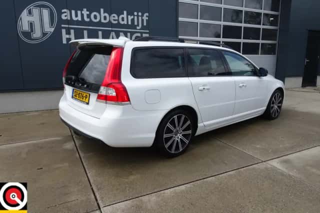 Volvo V70 (2015) thumbnail 5