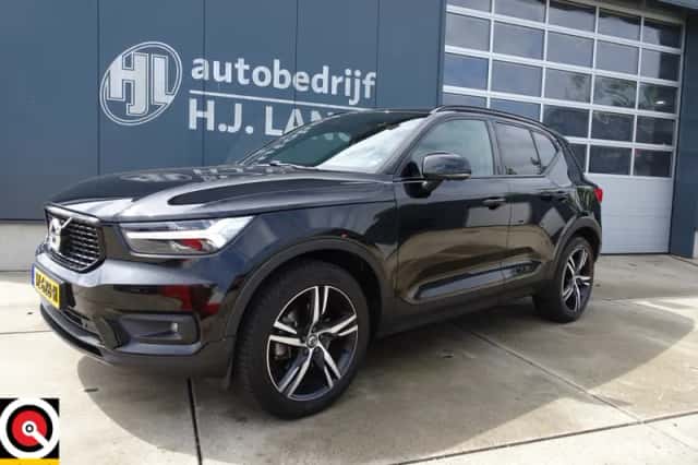 Volvo XC40 (2018) thumbnail 3