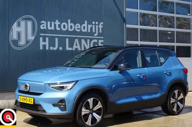 Volvo XC40 (2023) thumbnail 1