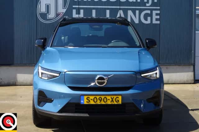 Volvo XC40 (2023) thumbnail 6