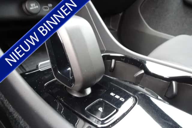 Volvo XC40 (2024) thumbnail 2